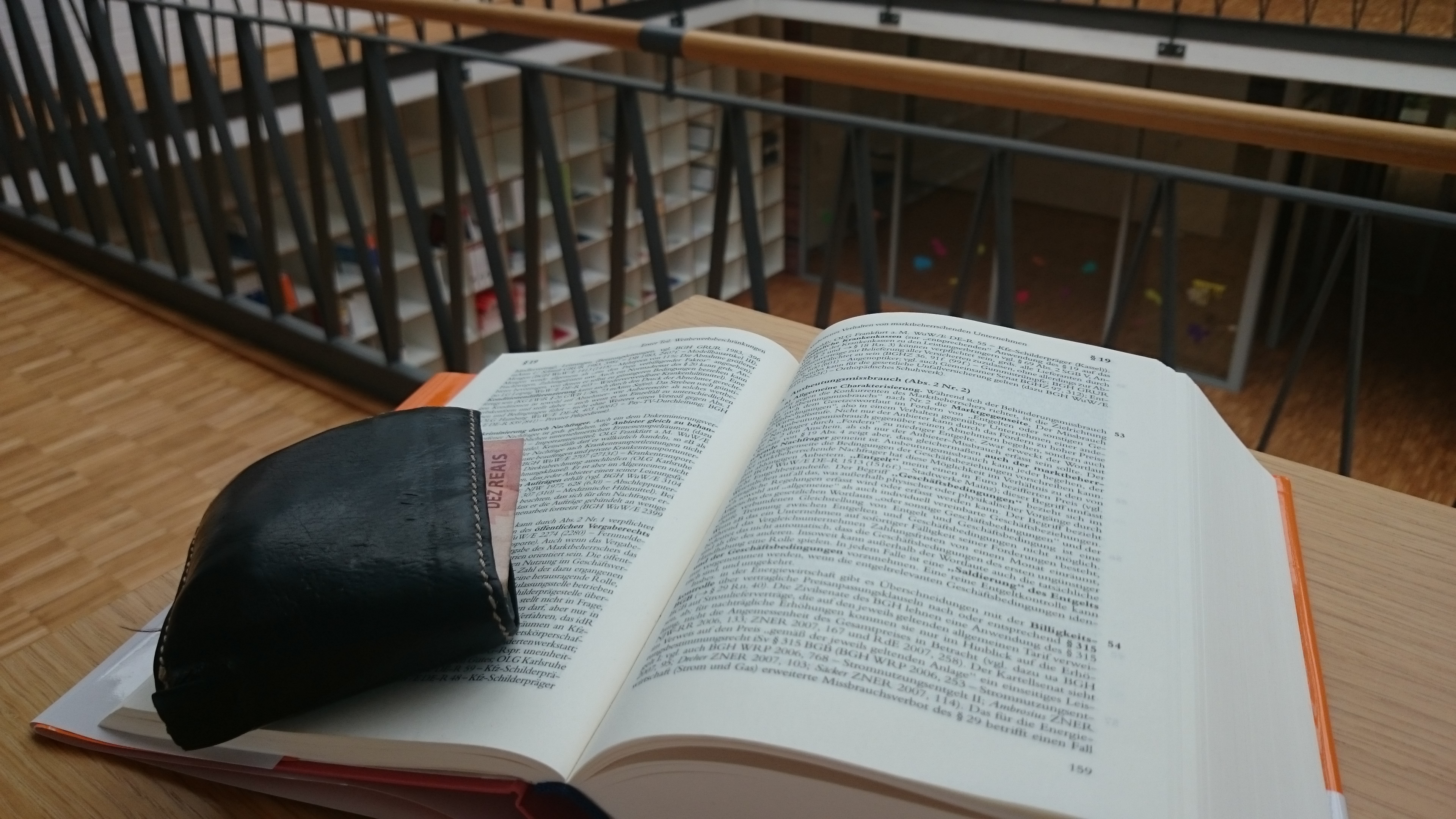 Ausplünderung von Nutzerdaten kartellrechtlich gesehen – Facebook und der Konditionenmissbrauch in WRP 2016, 814 ff.