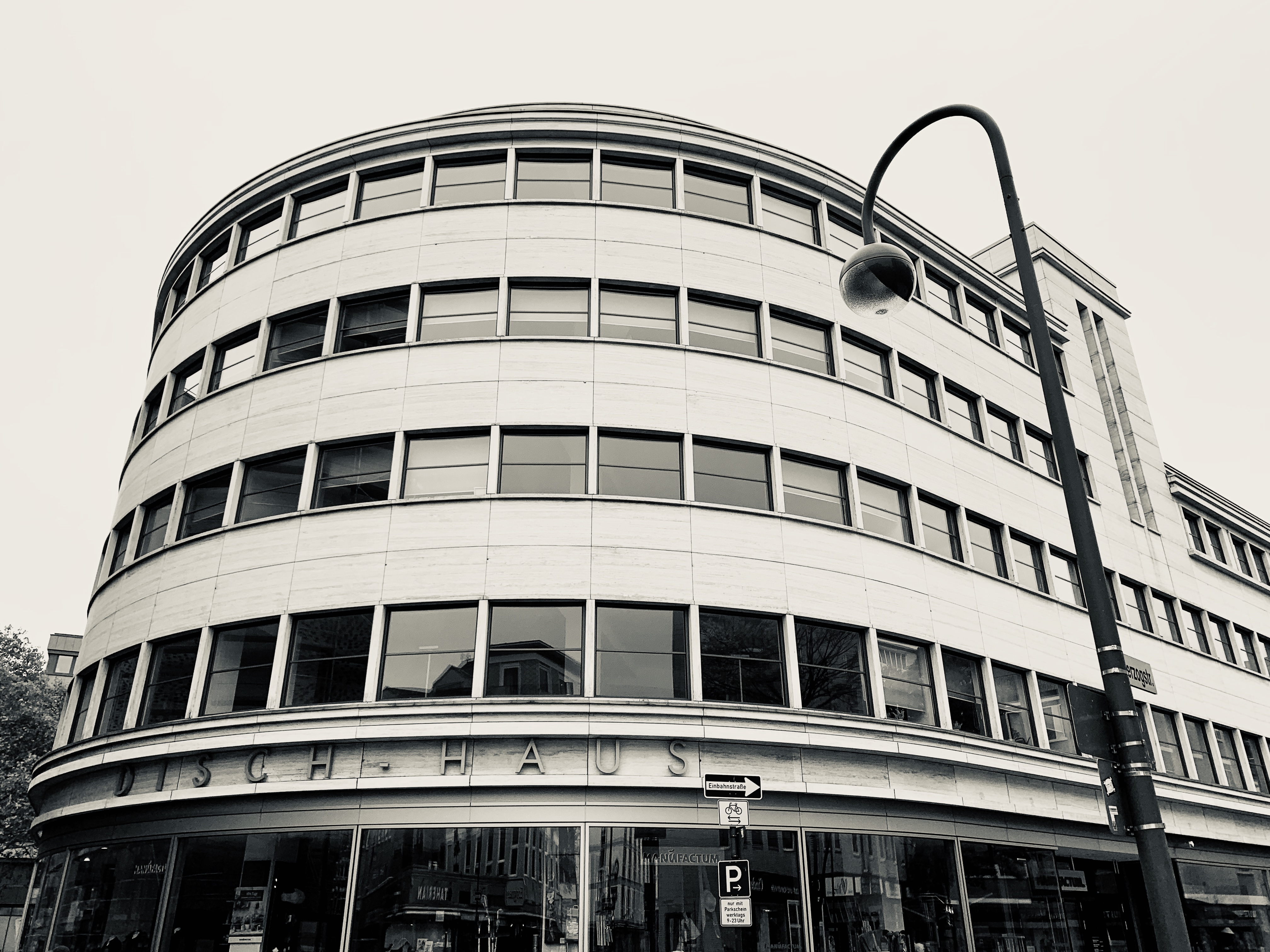 Kremer Legal: Auszeichnung bei den besten Wirtschaftskanzleien 2024 im IT-Recht